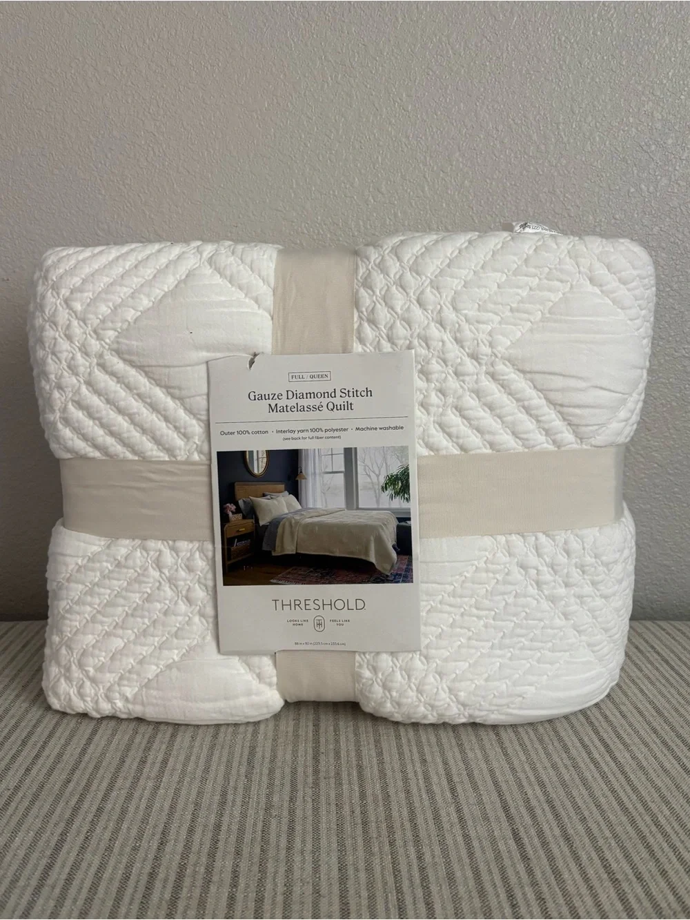 NWT Full/Queen Diamond Matelasse Gauze Quilt Ivory - Threshold